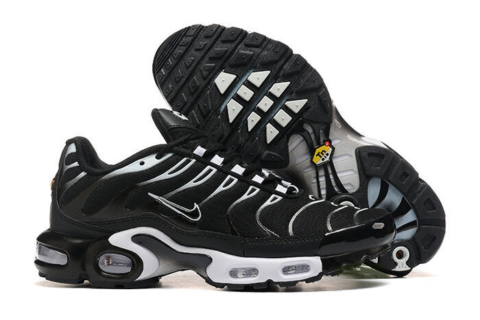 NIKE AIR MAX PLUS TN BLACK AND WHITE