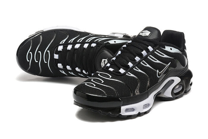 NIKE AIR MAX PLUS TN BLACK AND WHITE