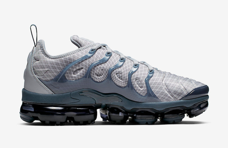 NIKE VAPORMAX PLUS WOLF GRAY
