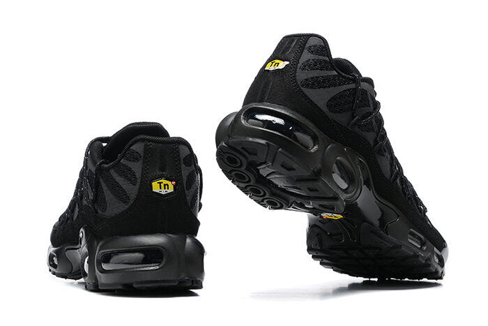 NIKE AIR MAX PLUS TN UTILYTY TRIPLE BLACK