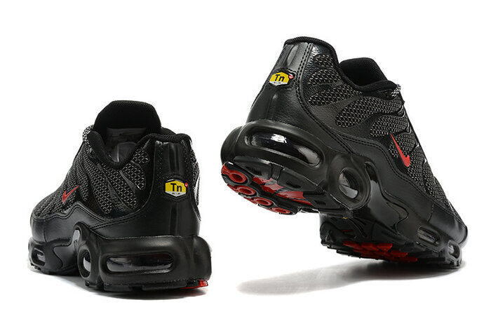 NIKE AIR MAX PLUS TN RED LINE