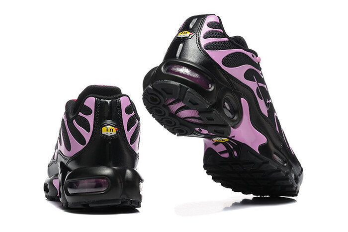 NIKE AIR MAX PLUS TN BLACK AND PINK