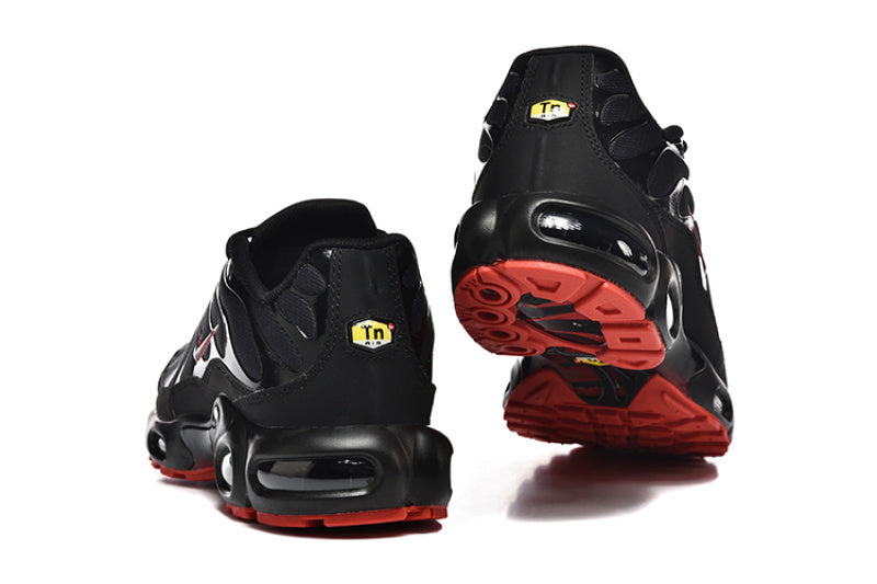 NIKE AIR MAX PLUS TN BLACK AND RED