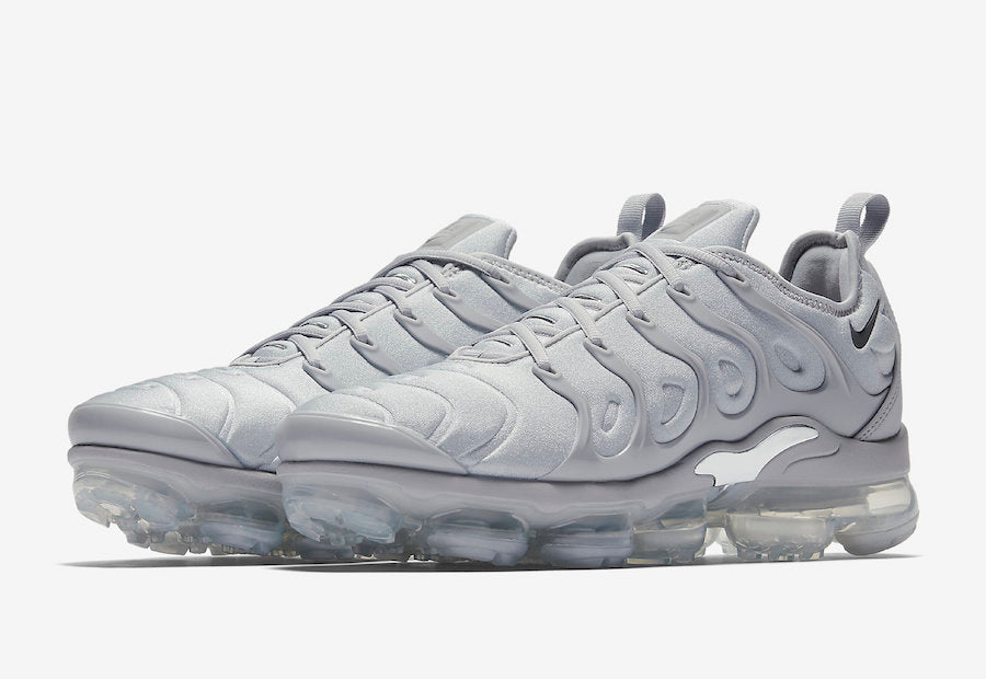 NIKE VAPORMAX PLUS GRAY