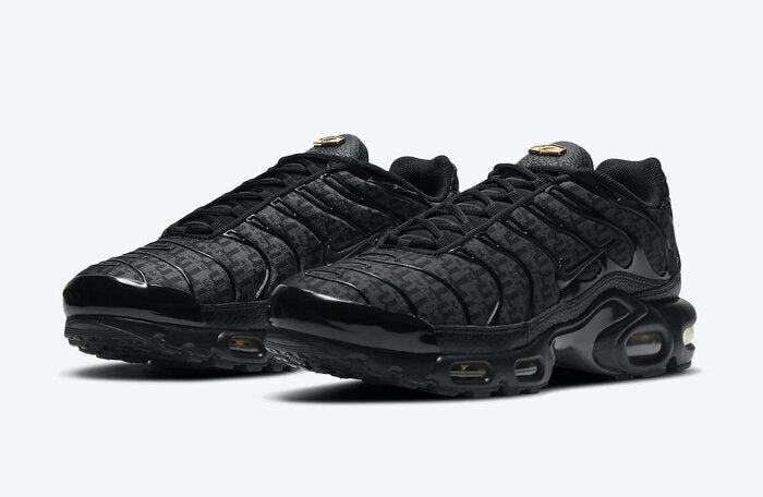 NIKE AIR MAX PLUS TN BLACK AND GOLD