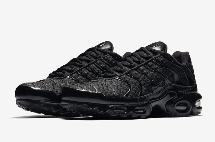 NIKE AIR MAX PLUS TN BLACK