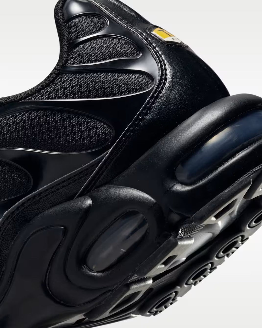 NIKE AIR MAX PLUS TN "TRIPLE BLACK" 604133-050 Nike