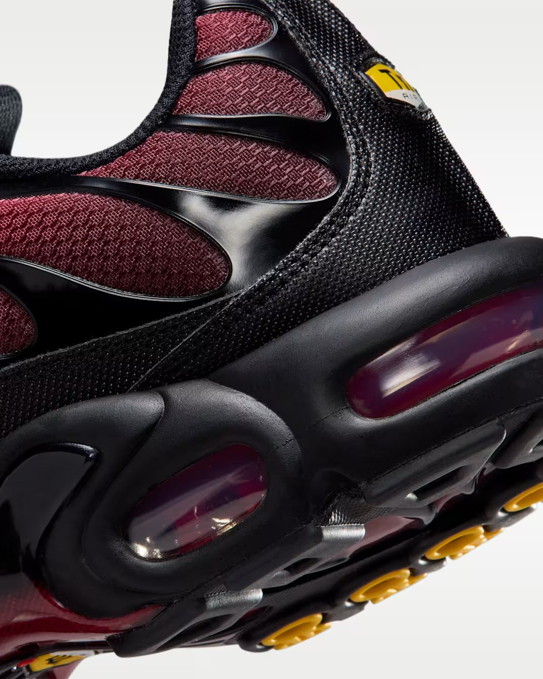 Nike Air Max Plus TN „Tough Red / Black“ – DM0032-601 Nike