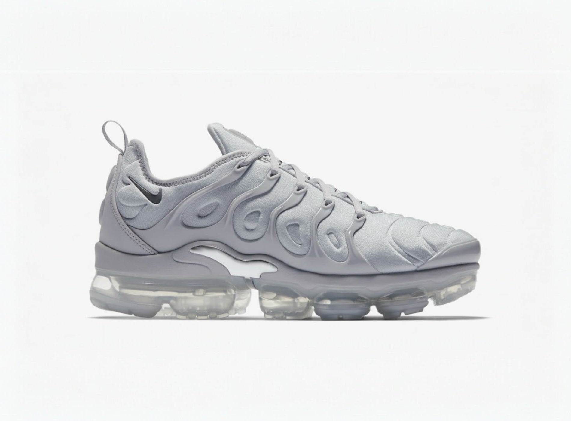 NIKE VAPORMAX PLUS GRAY