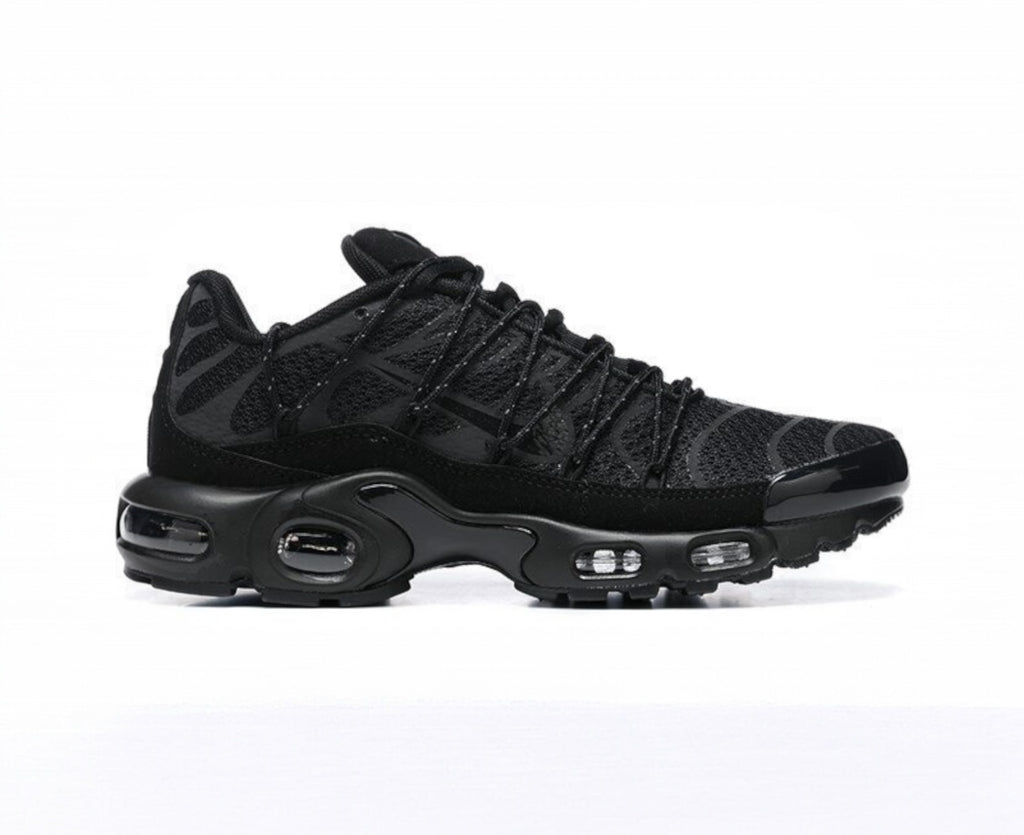 NIKE AIR MAX PLUS TN UTILYTY TRIPLE BLACK