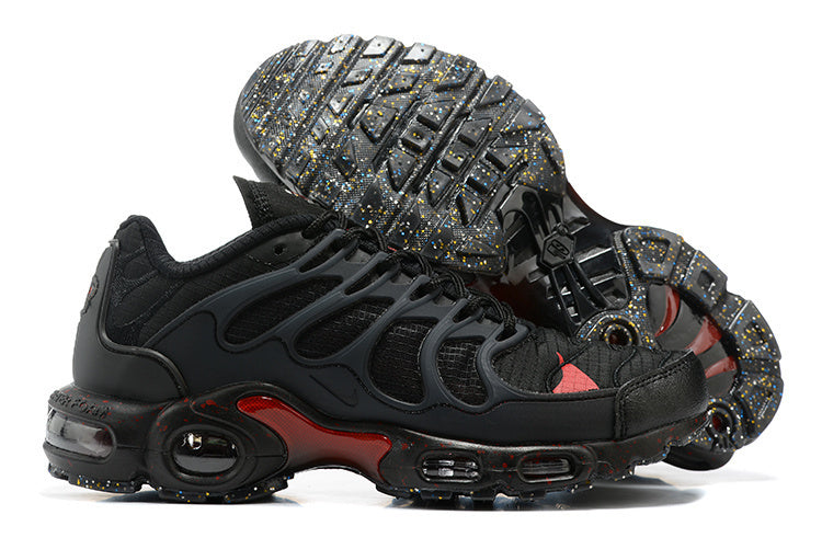 NIKE AIR MAX PLUS TN TERRASCAPE BLACK AND RED