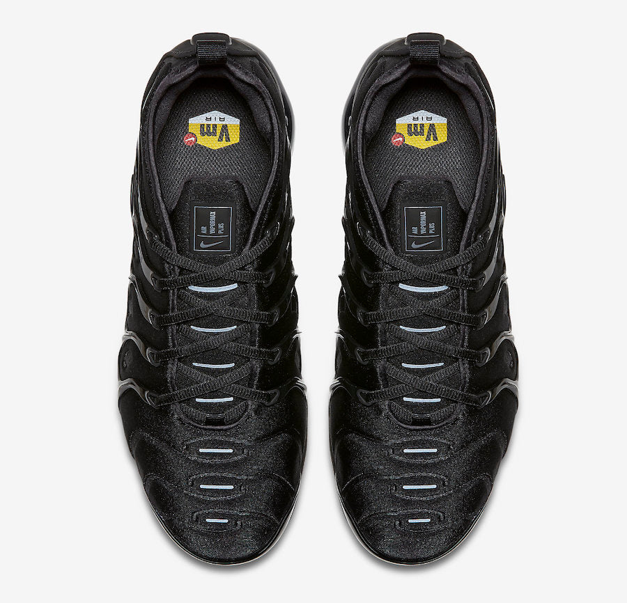 NIKE VAPORMAX PLUS TRIPLEBLACK