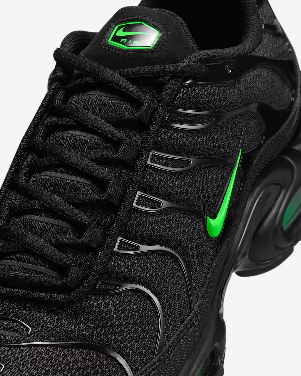 Nike Air Max Plus Green Strike DM0032-024