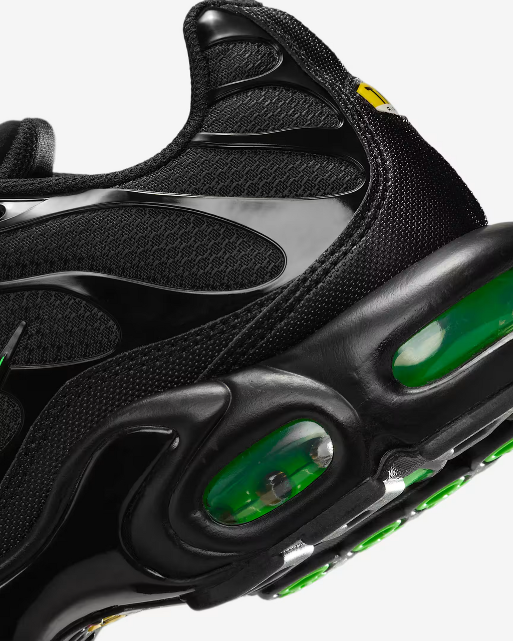 Nike Air Max Plus Green Strike DM0032-024
