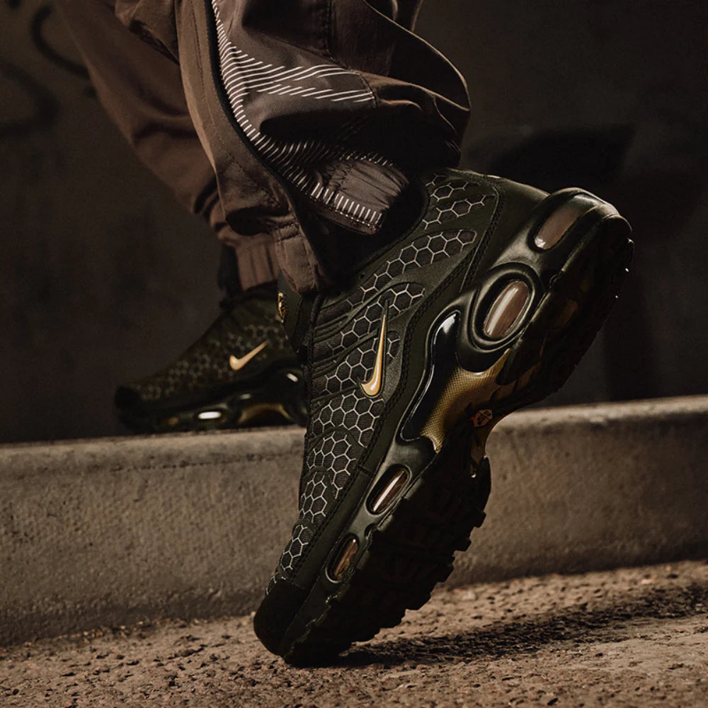 Nike Air Max Tuned 1 Manchester IQ0287-010 Nike